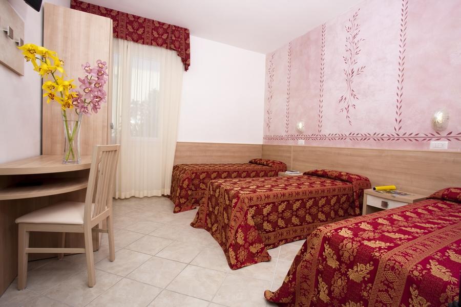 Hotel Rodi Червія Екстер'єр фото