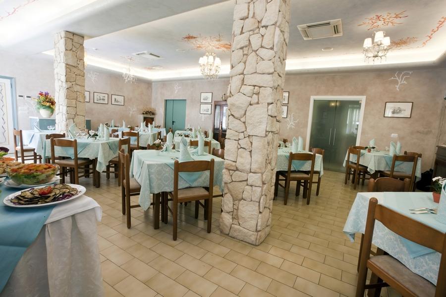Hotel Rodi Червія Екстер'єр фото