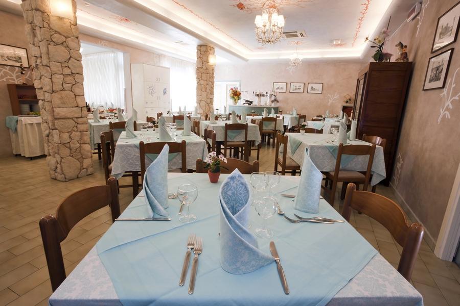 Hotel Rodi Червія Екстер'єр фото